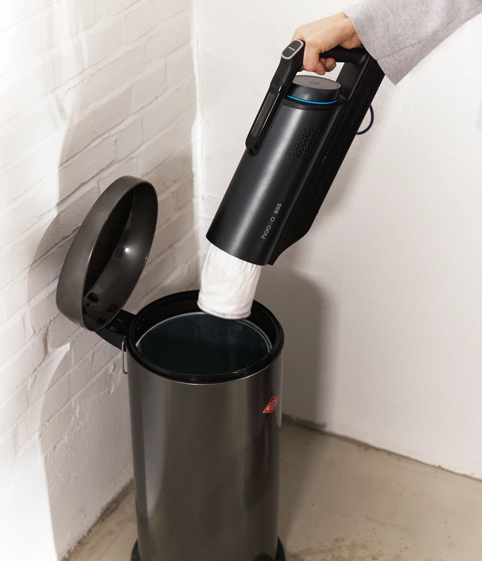 Dust-Free Emptying